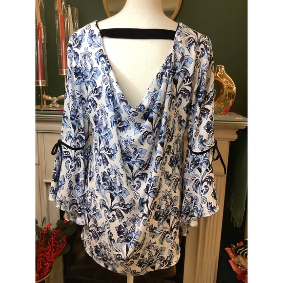 White House Black Market Tops - White House Black Market Blue Floral Bell Sleeve V Neck Top Size 8‎